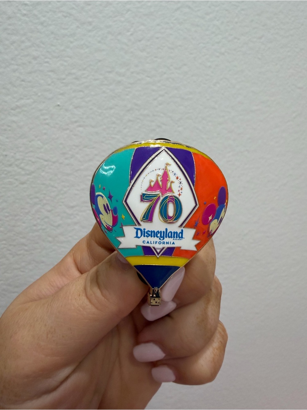 NEW Disneyland 70th Hot Air Balloon Pin - Picture 5 of 5